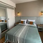 Oikos Aparthotel 4*