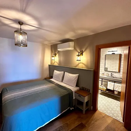 Apartahotel Oikos *