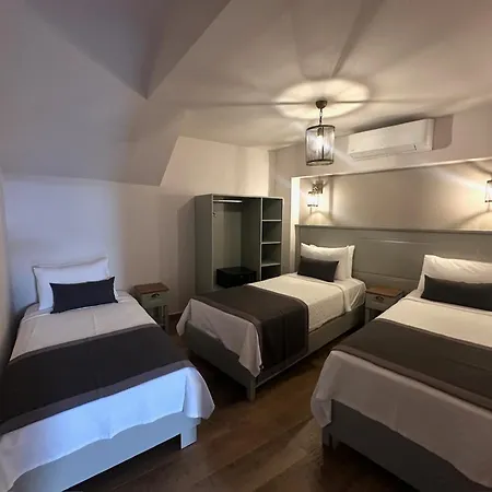 Apartahotel Oikos *