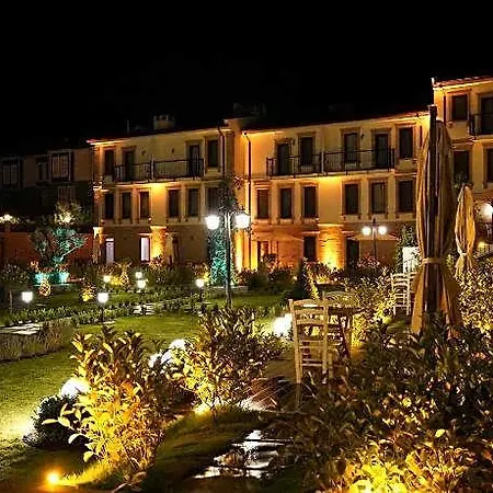 Oikos Hotel apartamentowy 4*