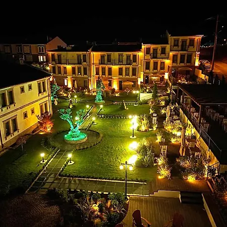 Oikos Hotel apartamentowy 4*
