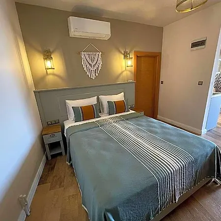 Oikos Hotel apartamentowy 4*